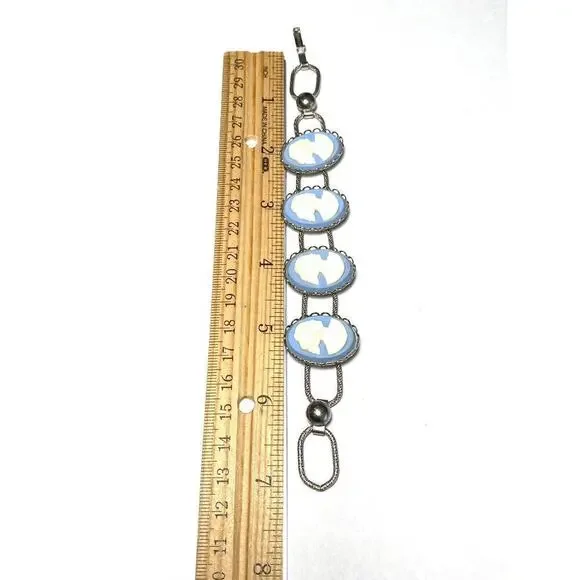 Vintage Cameo Bracelet Blue White Faux Cameos Silver Tone Links Estate 7”